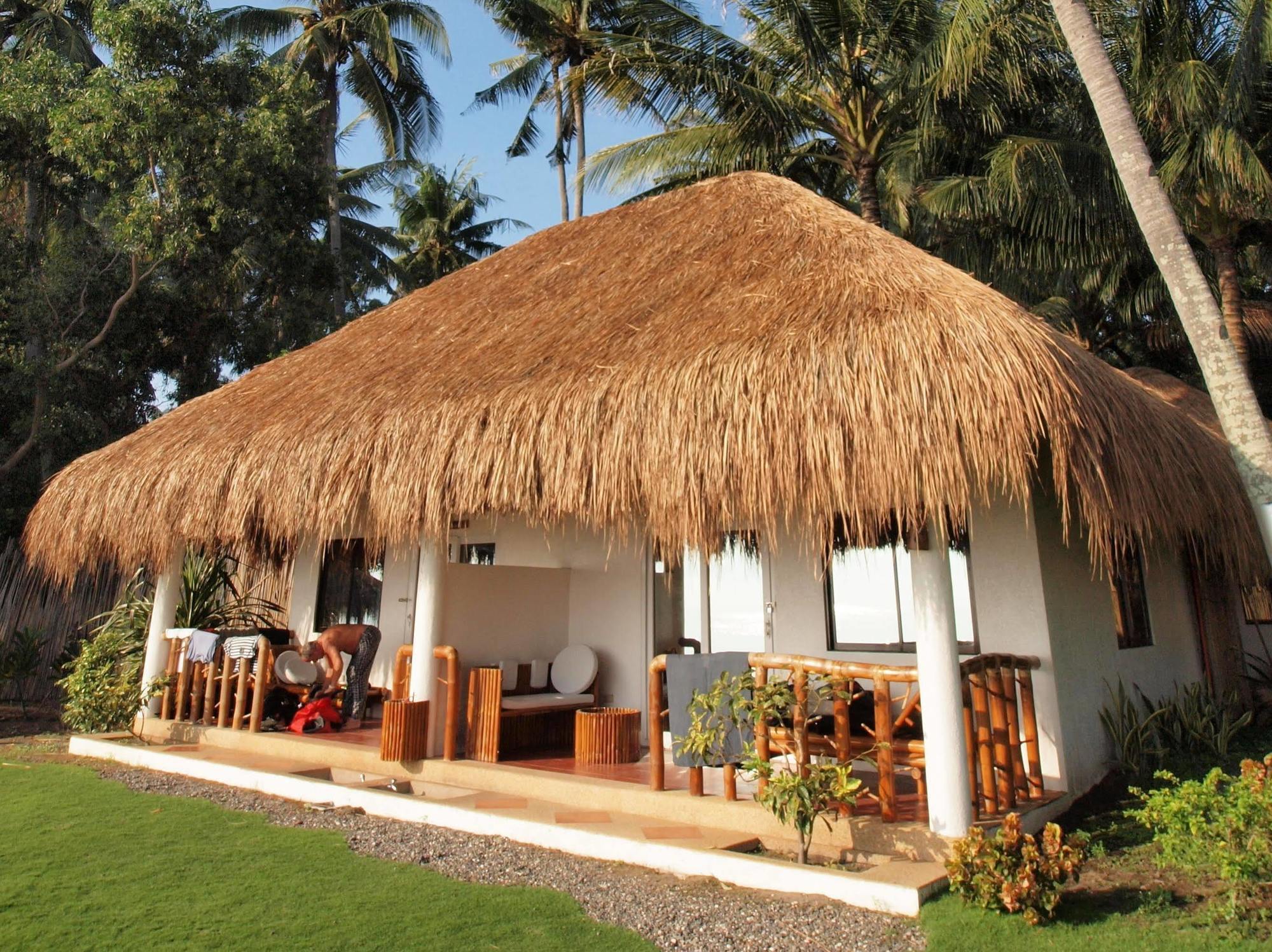 Pura Vida Beach & Dive Resort Дауин Екстериор снимка