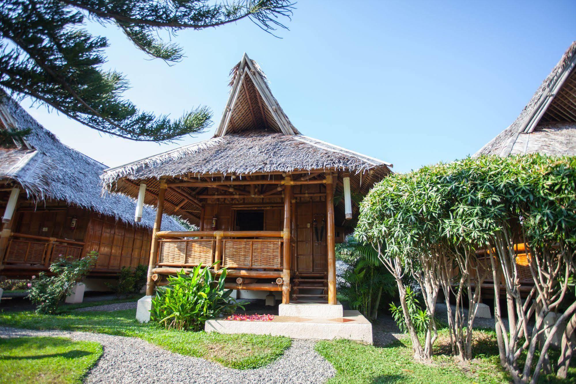 Pura Vida Beach & Dive Resort Дауин Екстериор снимка
