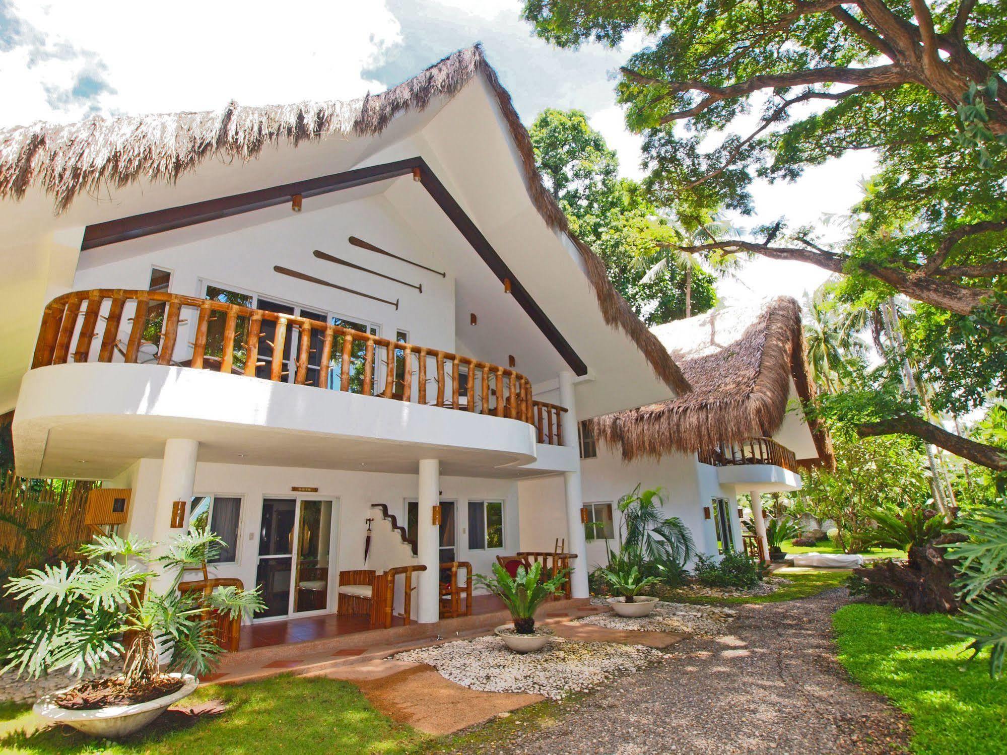 Pura Vida Beach & Dive Resort Дауин Екстериор снимка