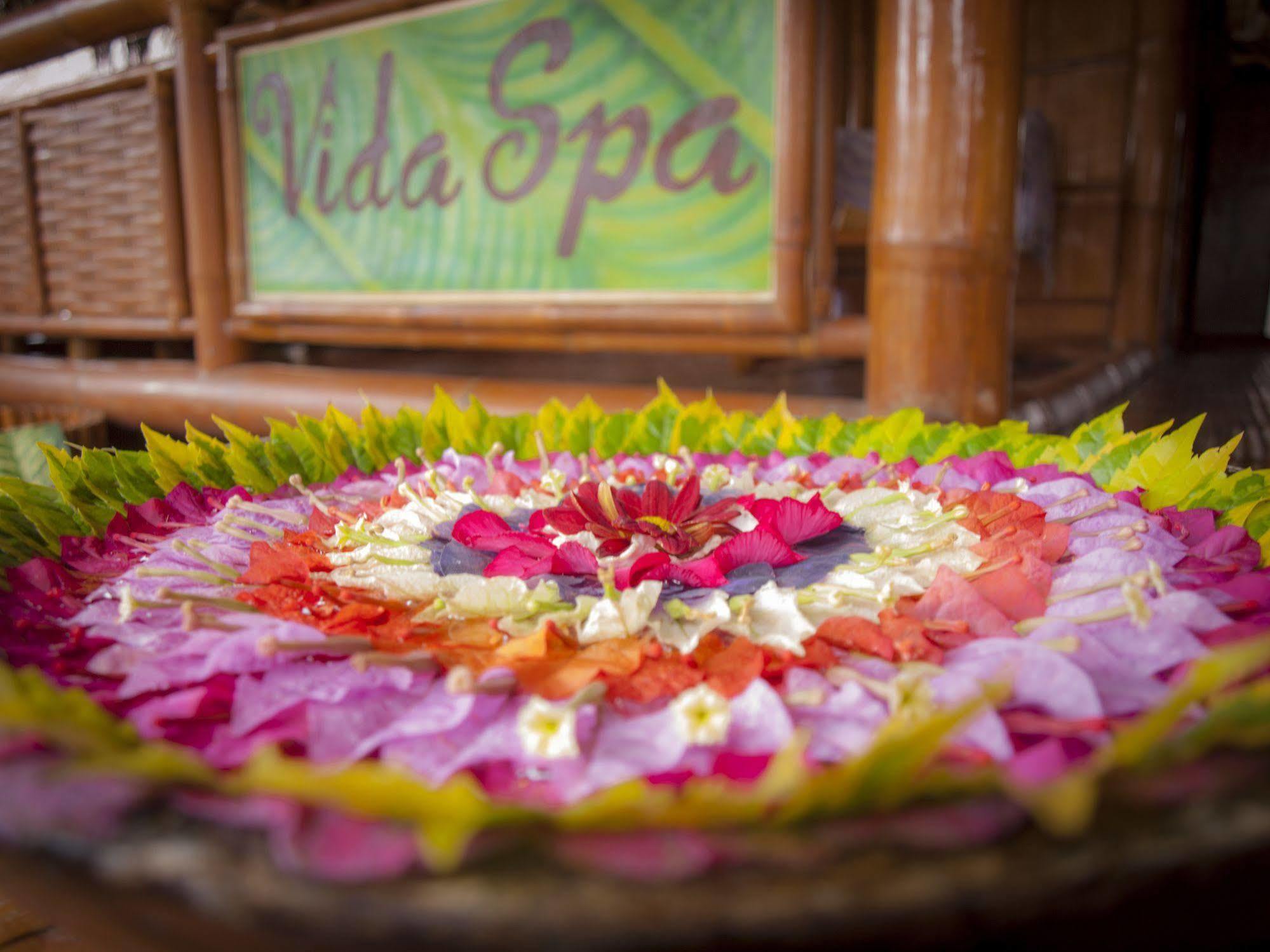 Pura Vida Beach & Dive Resort Дауин Екстериор снимка