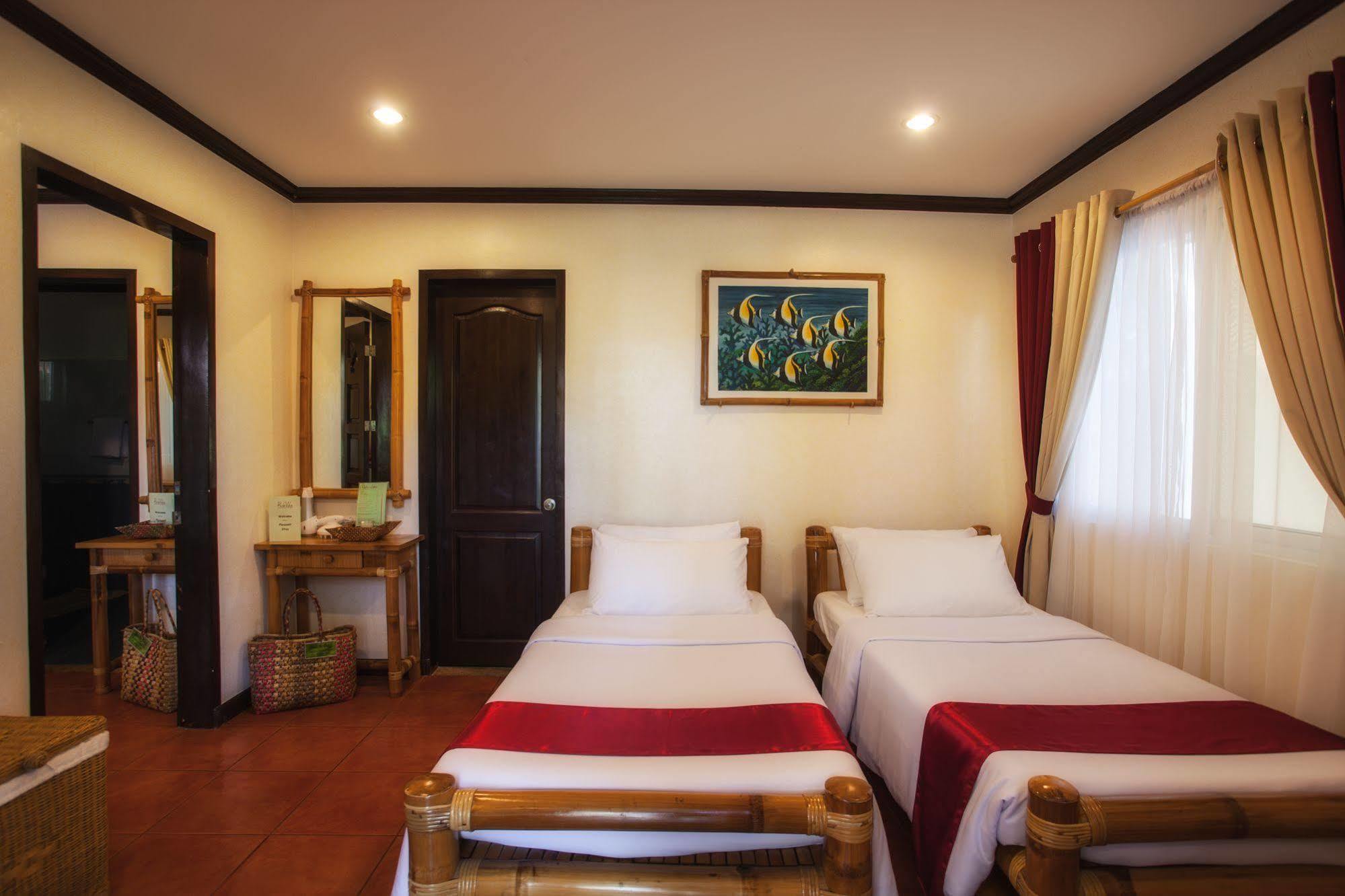 Pura Vida Beach & Dive Resort Дауин Екстериор снимка