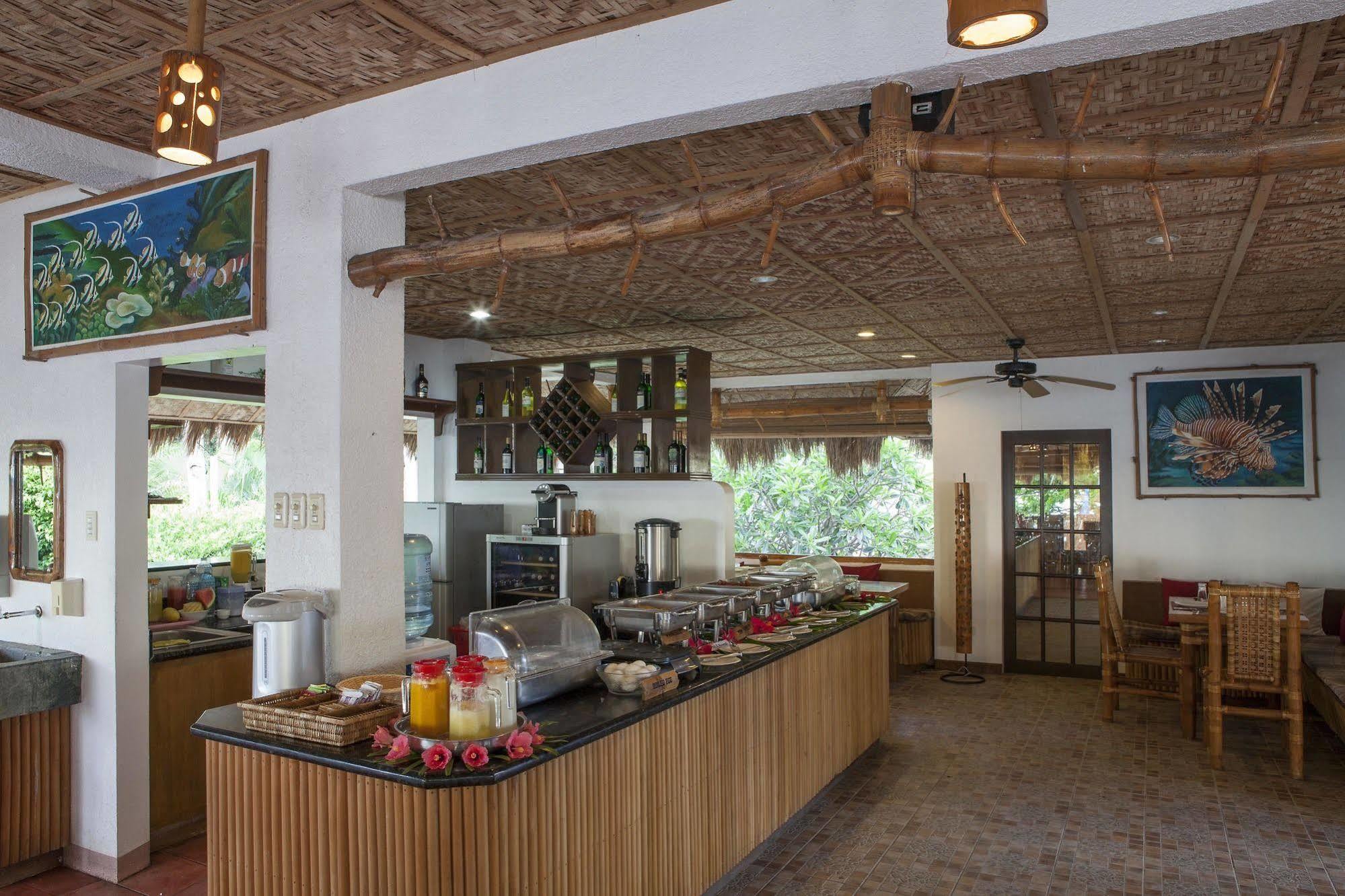Pura Vida Beach & Dive Resort Дауин Екстериор снимка